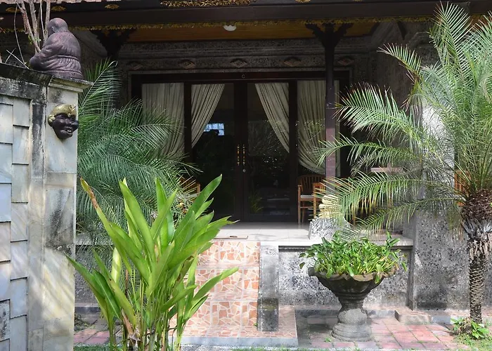 Padangbai Beach Homestay *